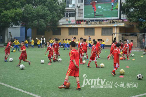 [决战十三五]江西将建设650所足球特色学校 