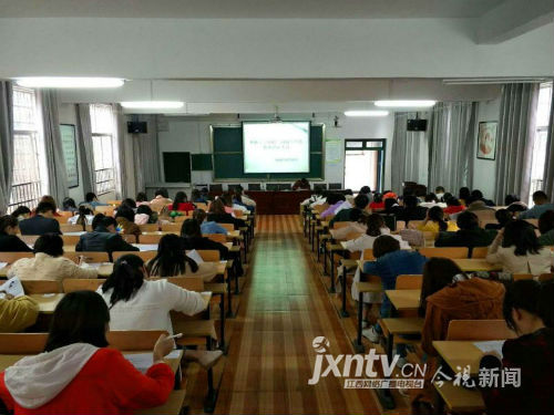 广丰区桐畈小学举行全镇青年教师专业理论考试