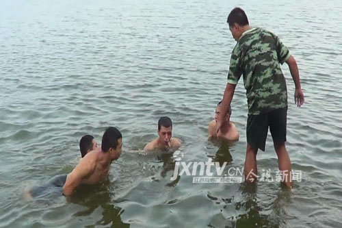 九江三名男童湖中玩耍溺亡 一6岁女孩因胆小幸