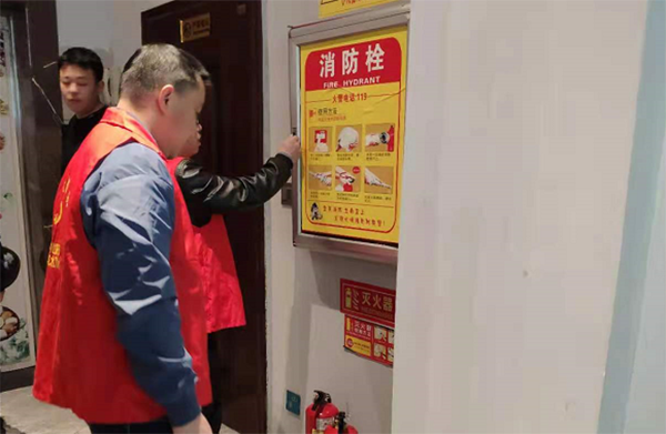 萍乡城郊管委会开展“九小场所”安全隐患大排查