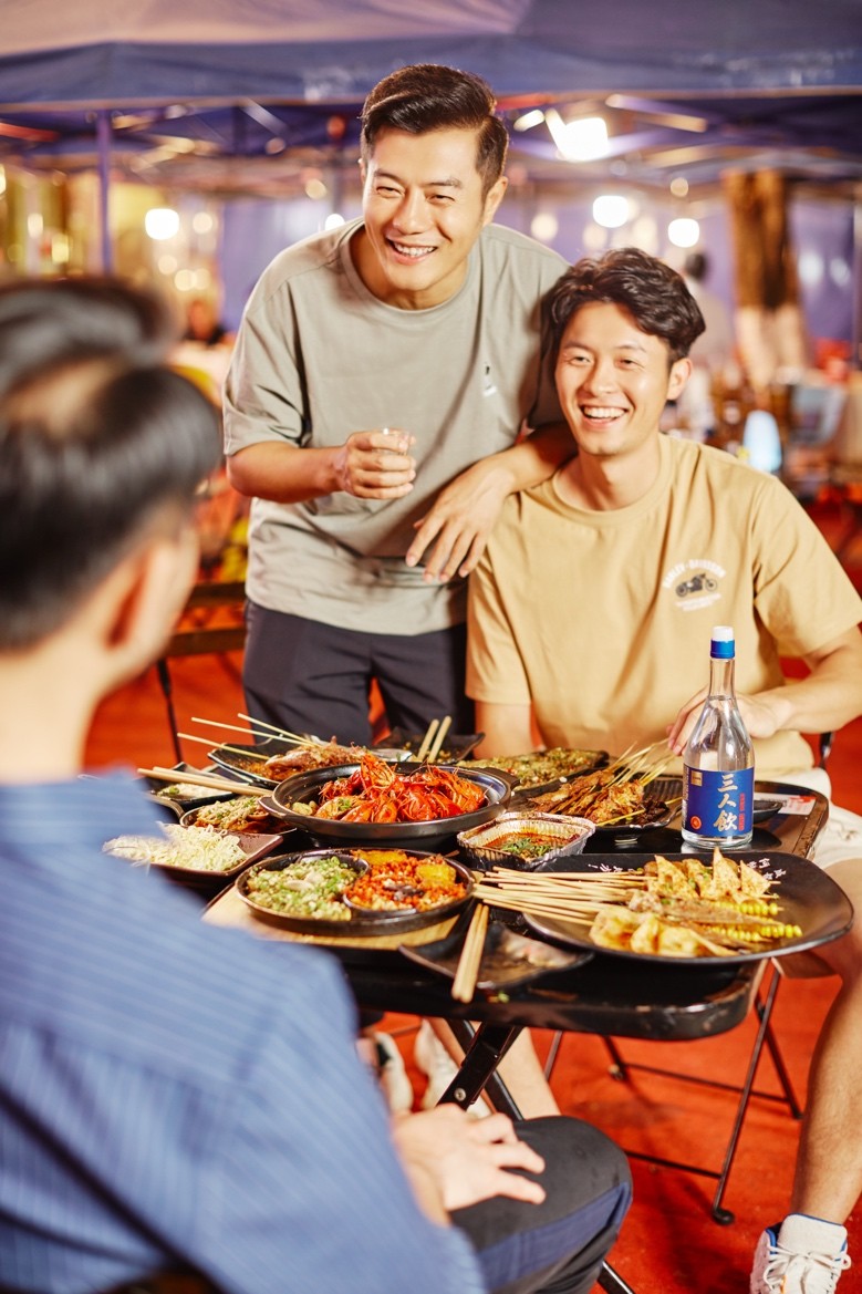 酒过三巡,我们经常会发出这样的感慨:好兄弟不在乎饭菜,就算是一叠