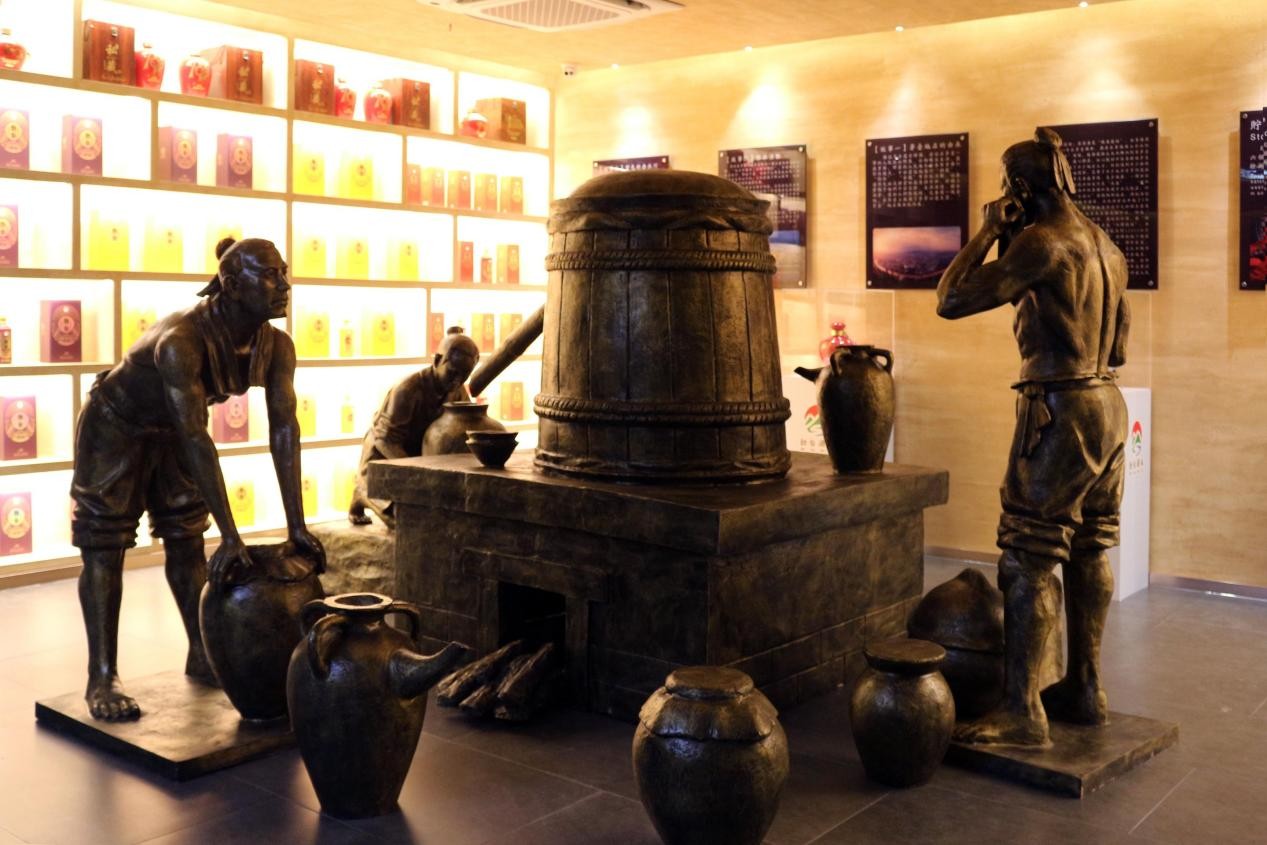 勃台酱酒博物馆集展览,贮藏,封藏,定制等多种功能于一体,建有酒文化
