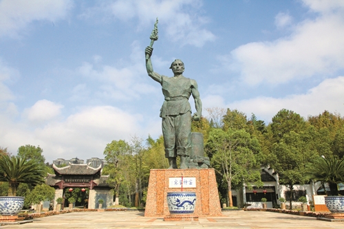 4、2015年10月19日，窑神童宾青铜像在古窑景区落成