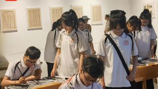南昌县莲塘第二中学学子赴江西省美术馆参观