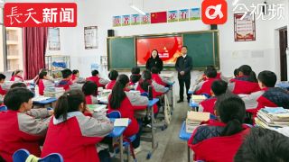 进贤县实验学校开展道德模范、身边好人进校园宣讲活动