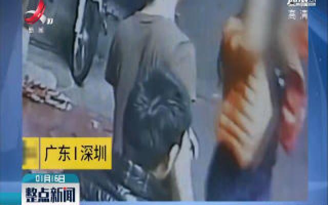 深圳：高空掉下窗户 过路女子被砸伤